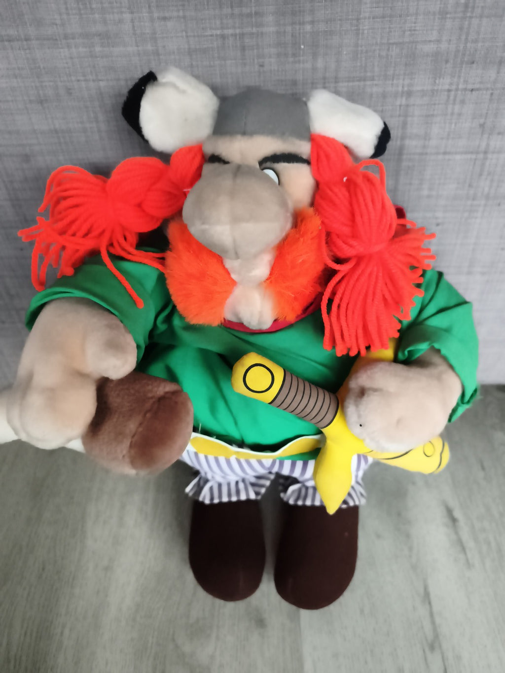 Grande peluche Astérix vintage Parc Astérix personnage Gaulois