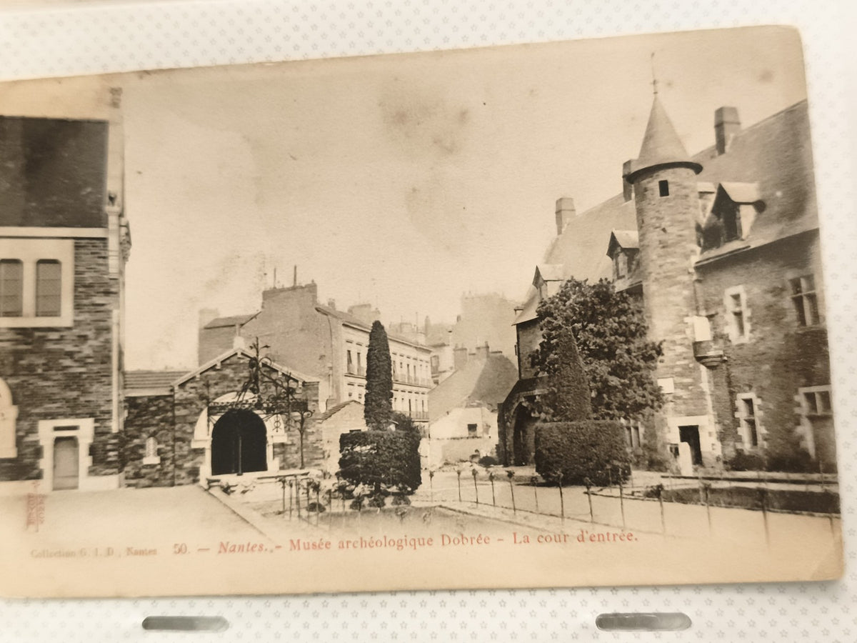 Carte postale ancienne Nantes Musée archéologique Dobrée CPA début XXe