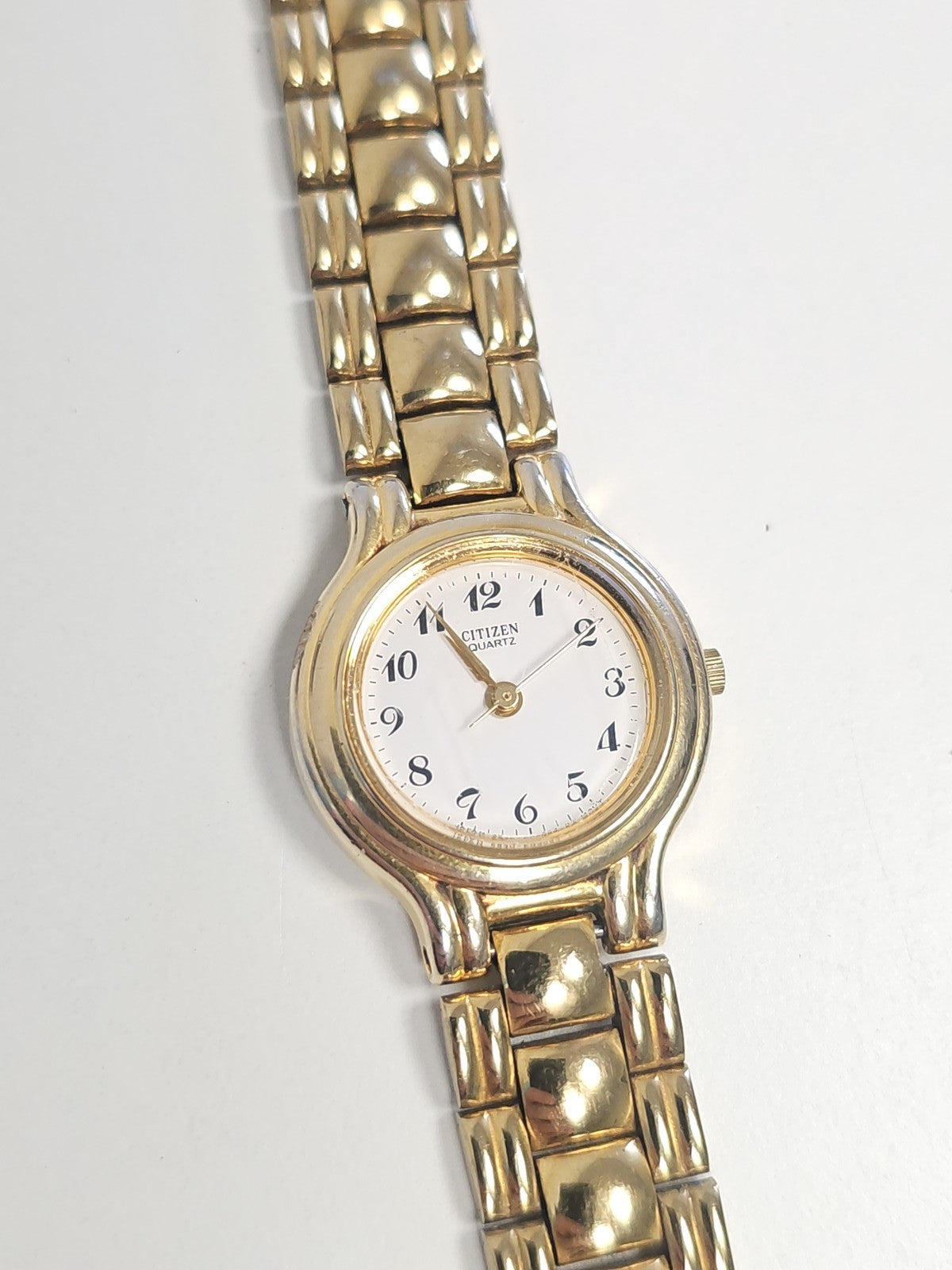Montre femme Citizen Quartz acier inoxydable, élégante, fonctionne parfaitement