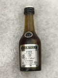 Miniature cognac Martell VS 3cl bouteille verre capsule métal partiellement remp