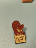 Pin's vintage Les Cuisinés du Jour personnage sourire émaillé ancien collection