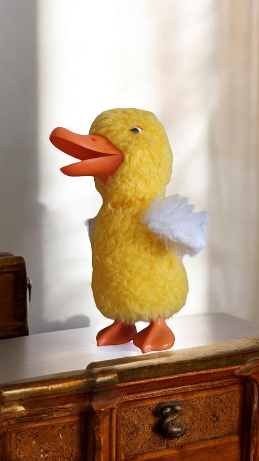 Jouet mécanique canard Max Carl 1979 vintage à clé jaune peluche ailes blanches