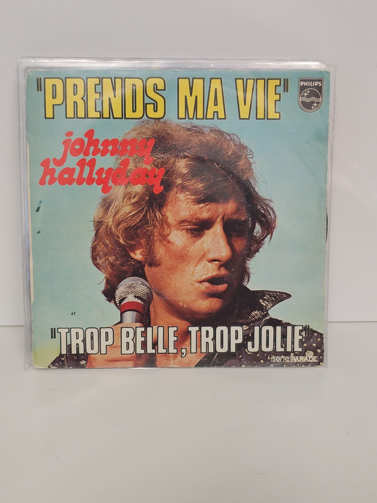 Disque 45 tours rétro Johnny Hallyday vinyle ancien collection très bon état