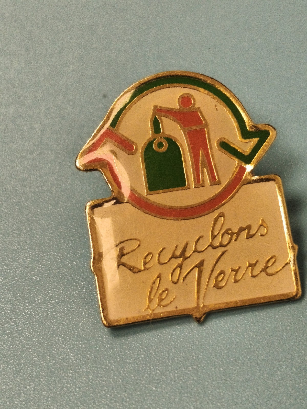 Vintage pin's recyclons le verre écologie vert jaune ancien badge collection