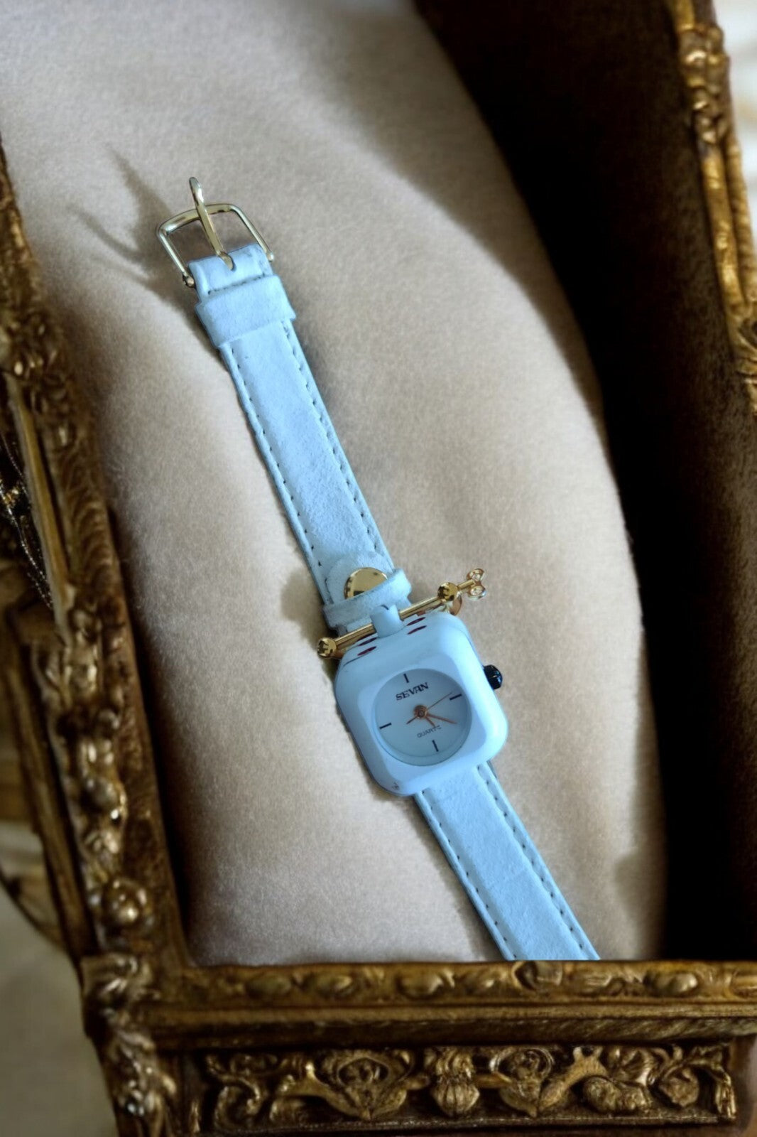 Montre femme SEVAN quartz bleu clair vintage, cadran carré, rare collector