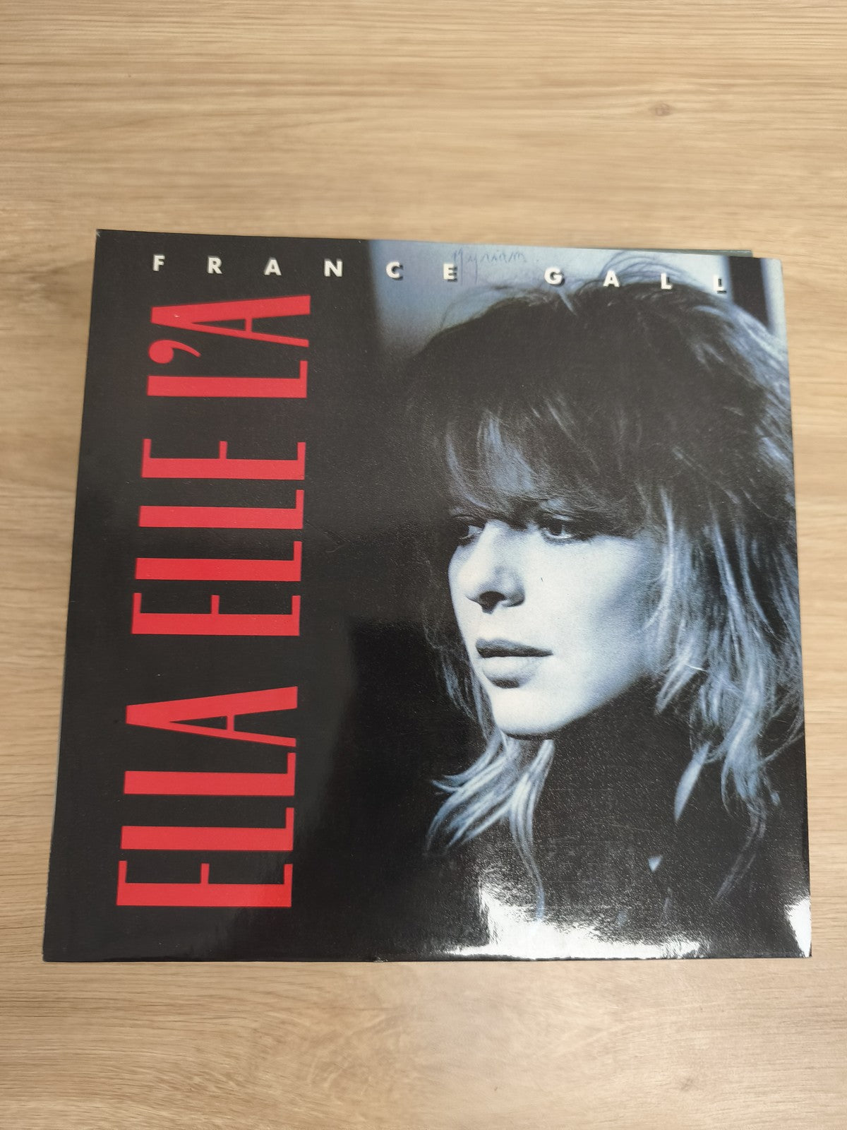 Vinyle 45 tours France Gall Ella Elle l'a pochette photo noir et rouge (Ref 1)