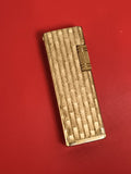 Briquet ancien rectangulaire finition dorée rayures vintage, allume-cigare rétro