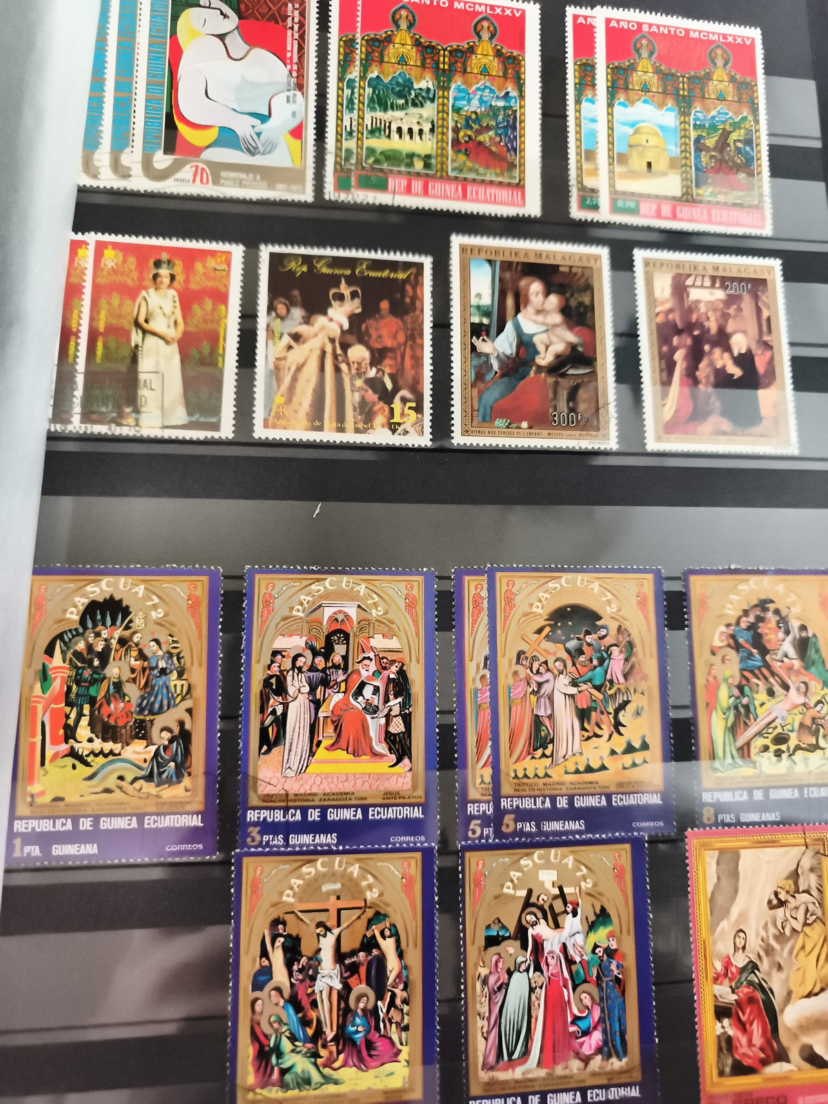 Timbres anciens thématiques art religieux, Guinée équatoriale, Malagasy, lot phi