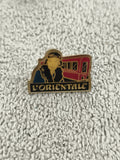 Pin's vintage L'Orientale train chef de gare émaillé ancien badge ferroviaire (R