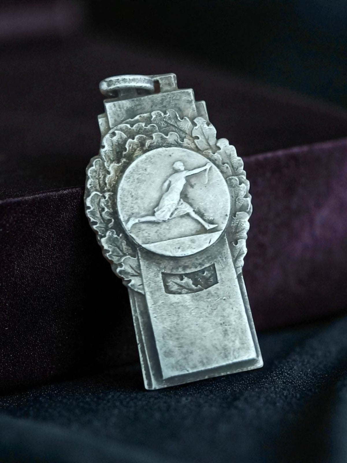 Médaille ancienne sport athlétisme vintage métal relief rétro course