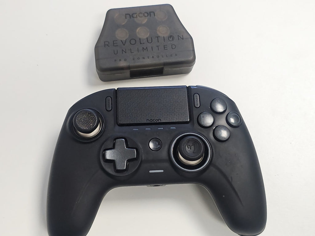Manette Nacon Revolution Unlimited Pro sans fil noire pour PS4 BB4462 pour piece