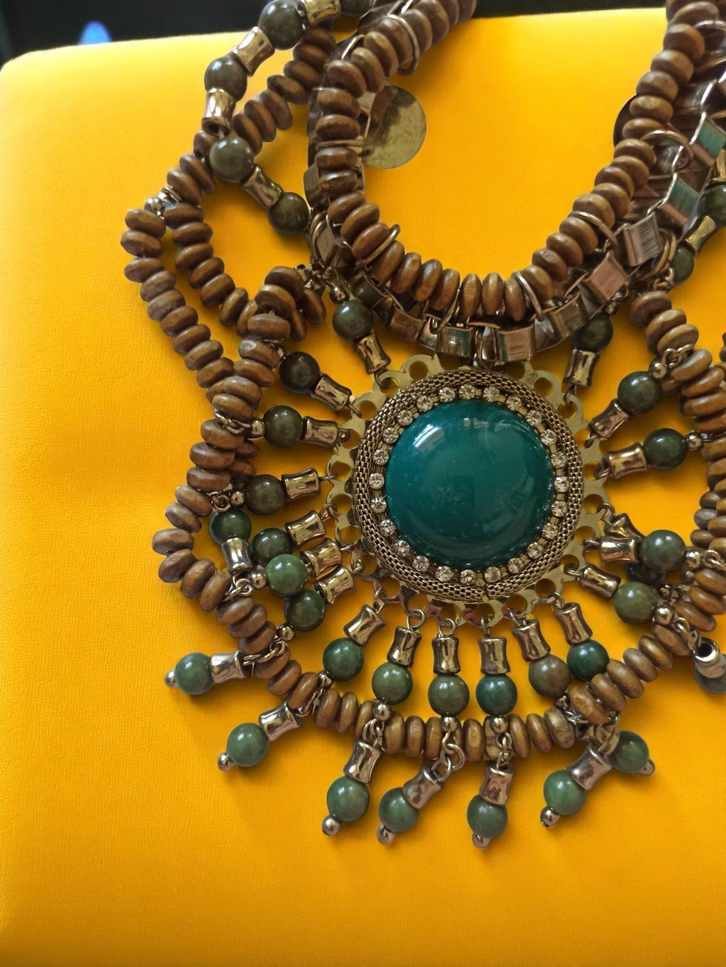 Collier ethnique vintage gros maillons pendentif cabochon vert rétro fantaisie