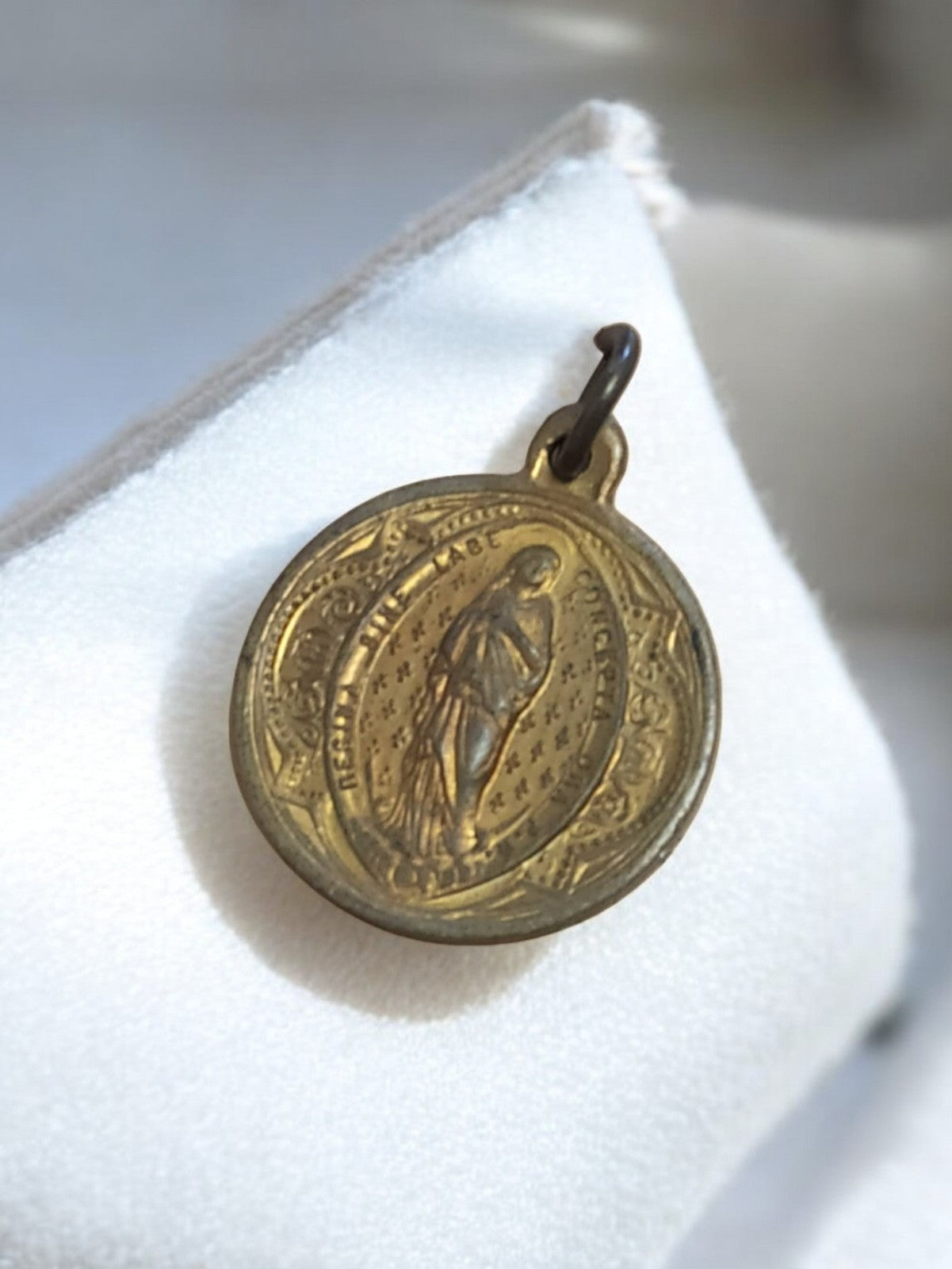 Médaille miraculeuse ancienne dorée Vierge Marie, pendentif religieux vintage