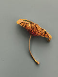 Broche ancienne papillon doré émaillé, strass verts et blancs, bijou vintage