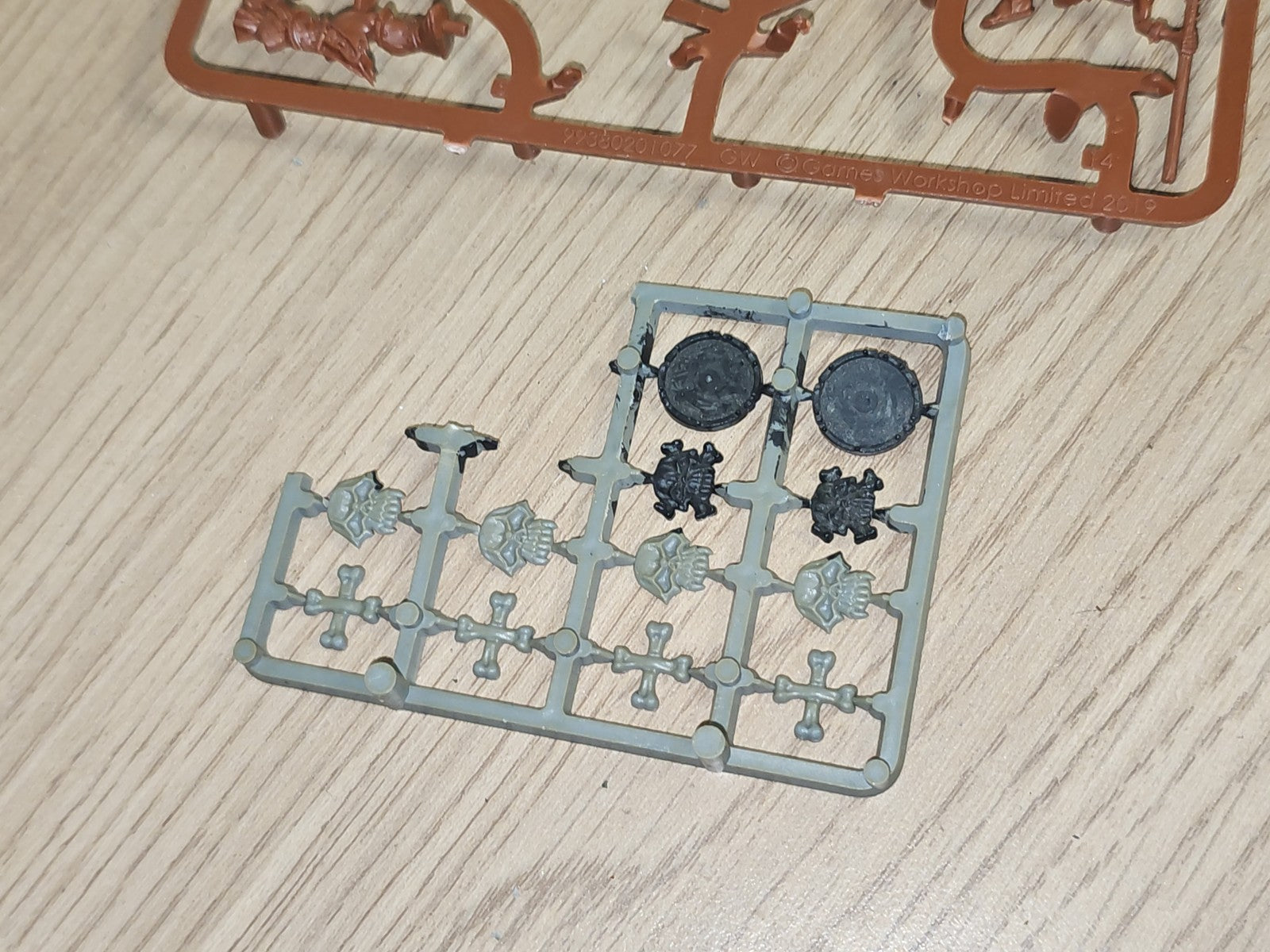 Lot accessoires armes Warhammer Games Workshop figurines jeu de stratégie wargam