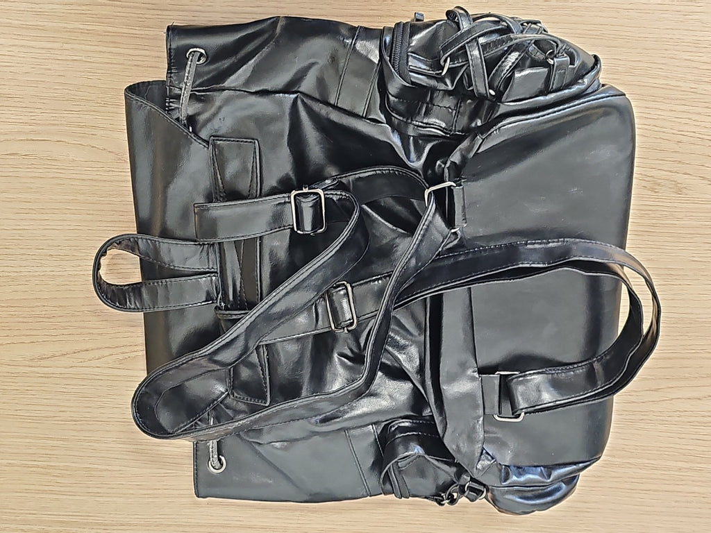 Sac à dos gothique Banned noir pentagramme femme cœur steetwear alternatif