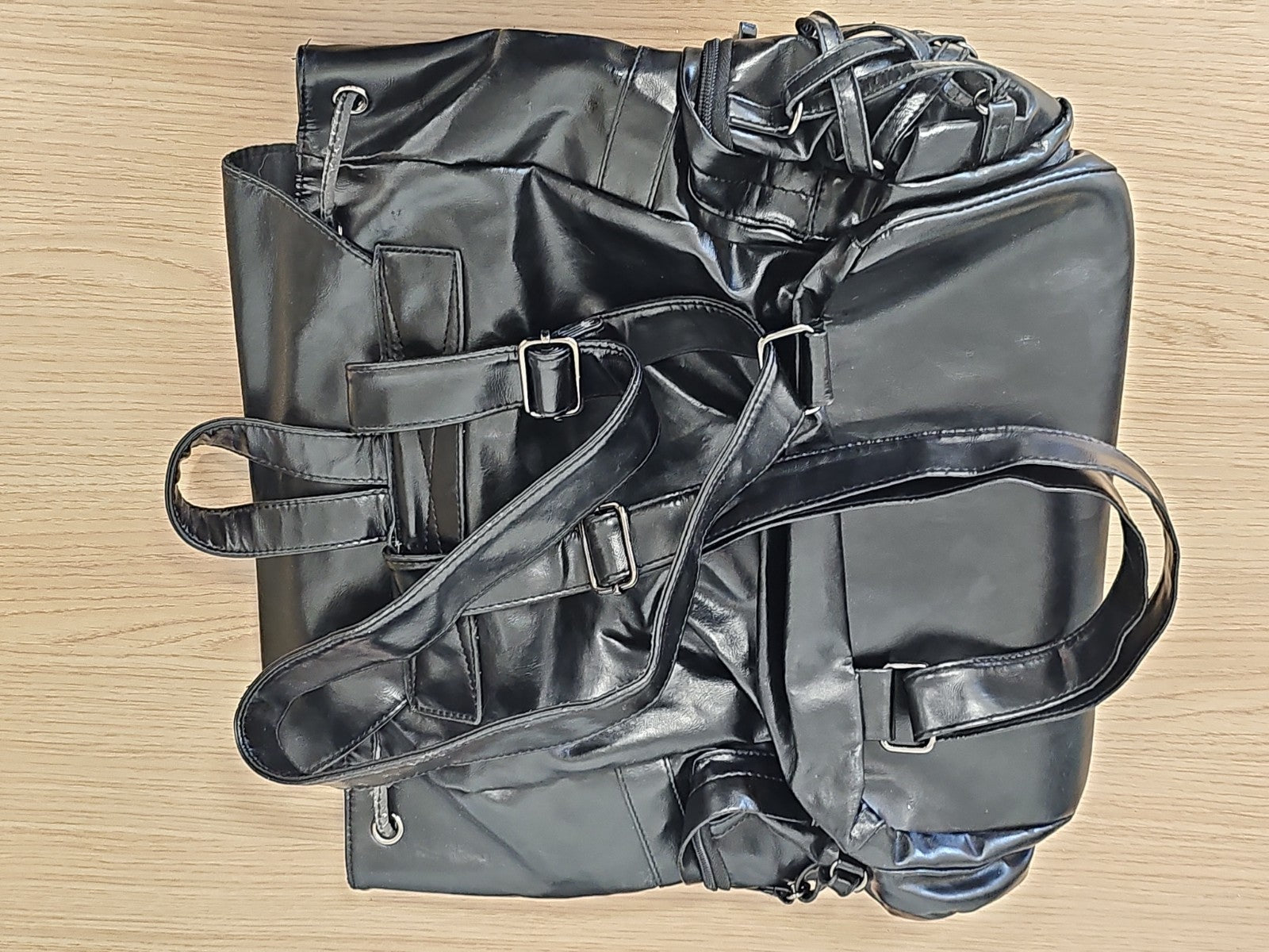 Sac à dos gothique Banned noir pentagramme femme cœur steetwear alternatif