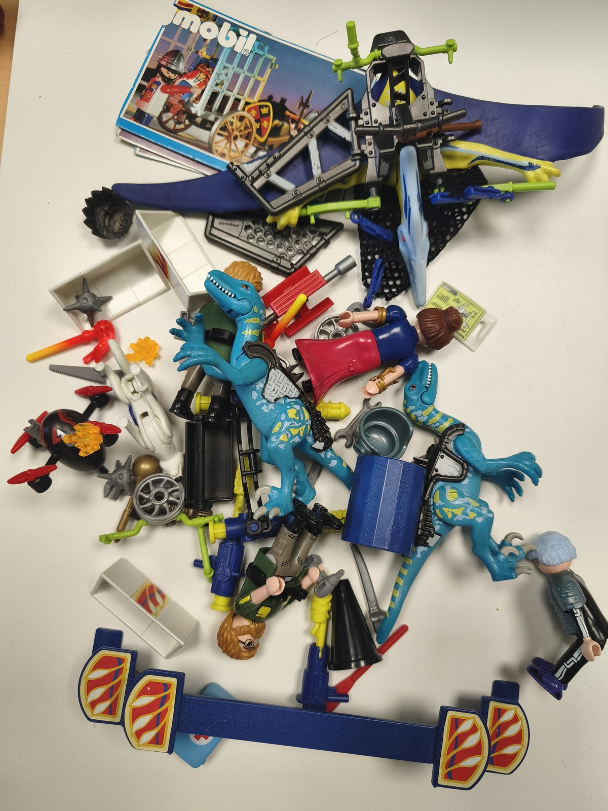 Lot Playmobil vrac figurines accessoires univers mixte jeu construction enfant