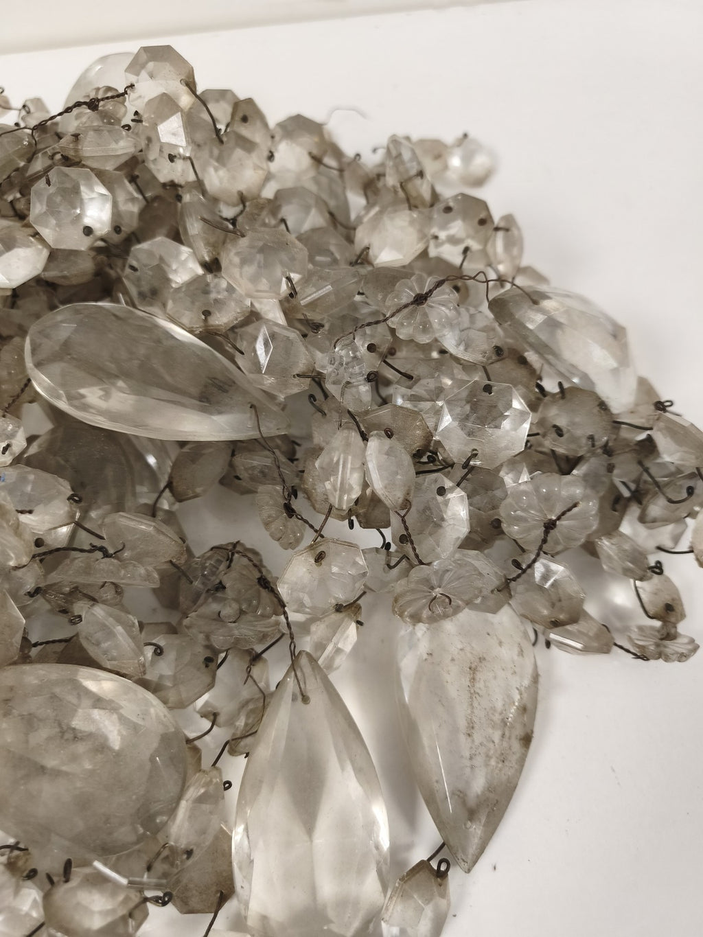 Lot pampilles anciennes pour lustre, cristal, formes diverses, déco vintage