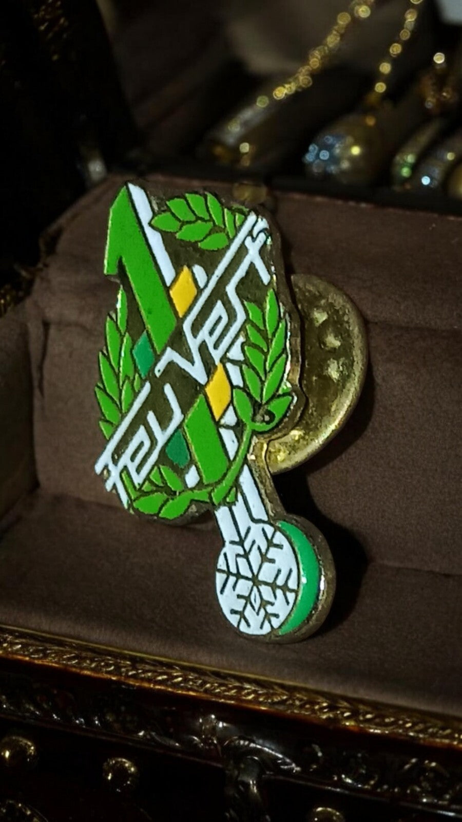 Pin's Feu Vert vintage auto, logo ancien, rare, émaillé, automobile déco