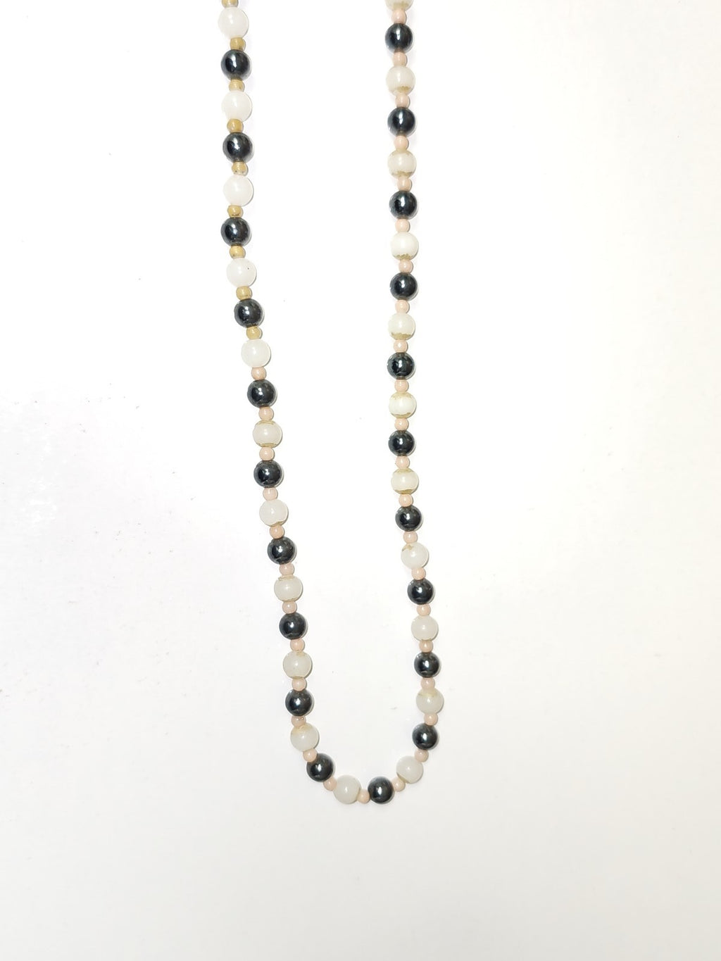 Collier rétro ancien en hématite, bijou vintage élégant pour collection ou cadea