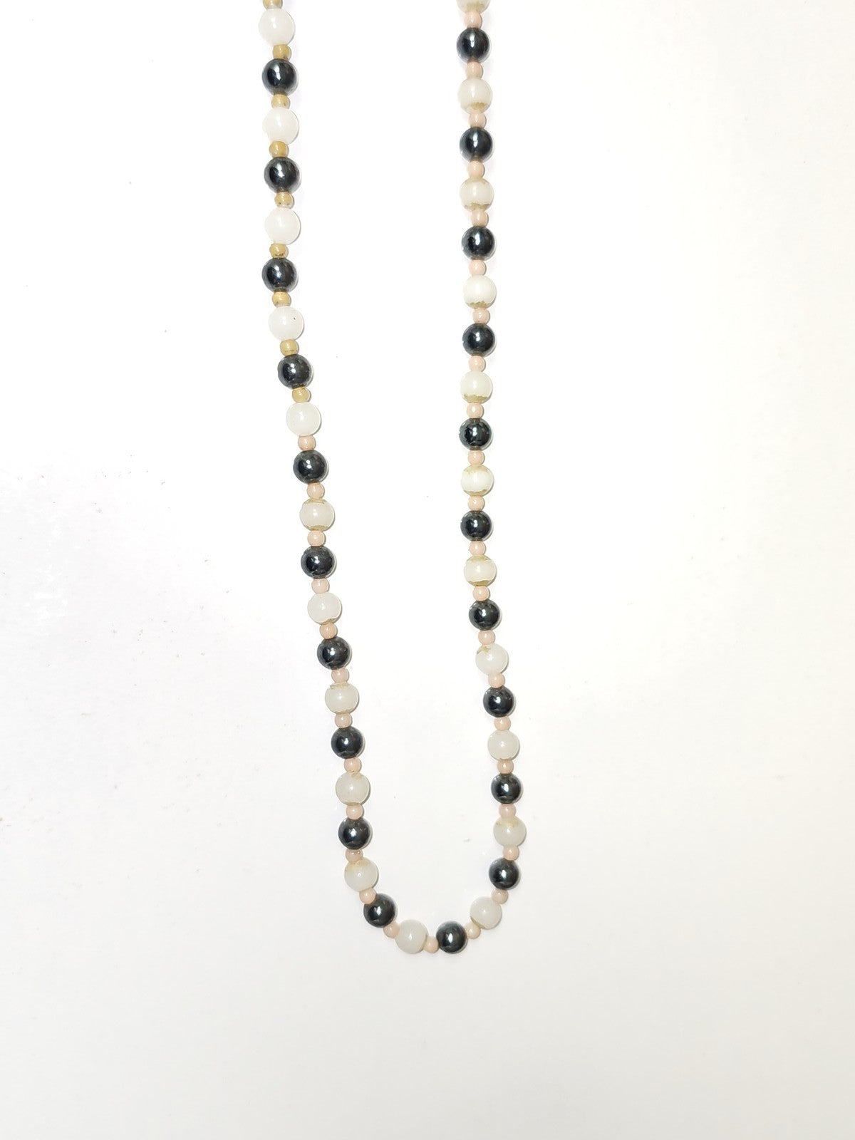Collier rétro ancien en hématite, bijou vintage élégant pour collection ou cadea