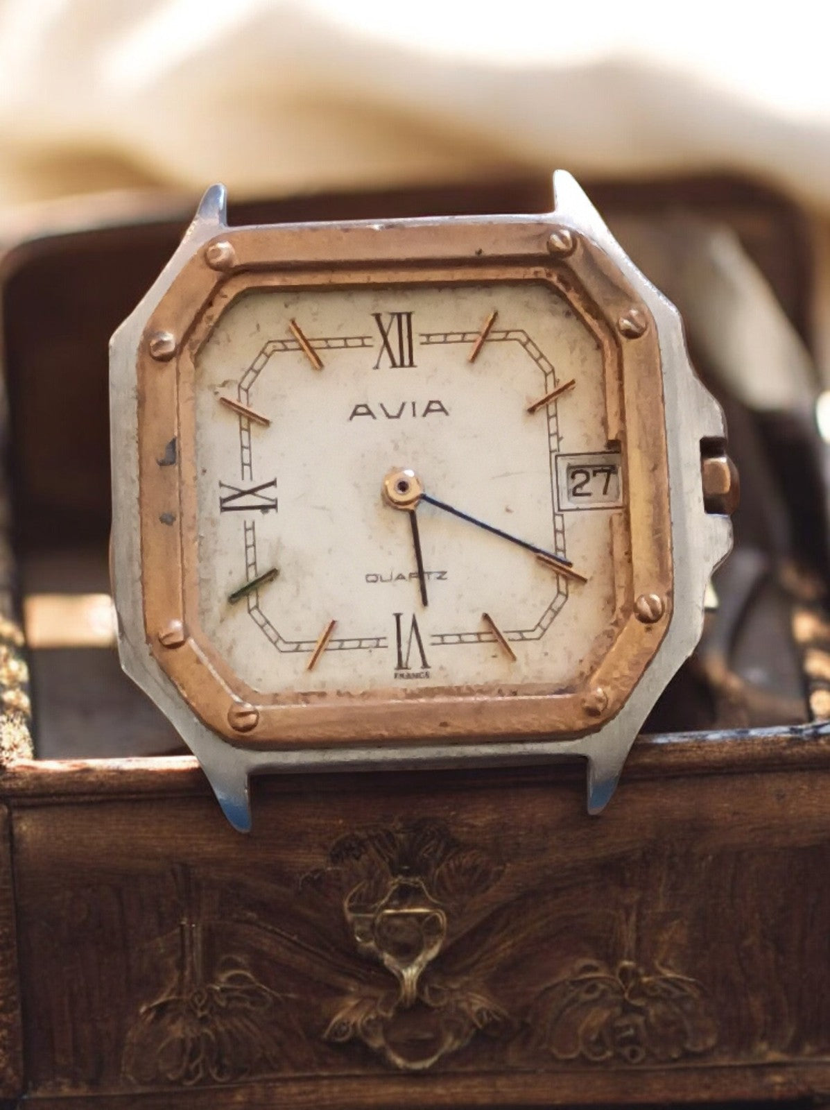 Montre femme Avia quartz ancienne octogonale cadran dateur vintage pièces
