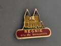 Pin's ancien Régnié Beaujolais vintage ? badge rétro collection vin France