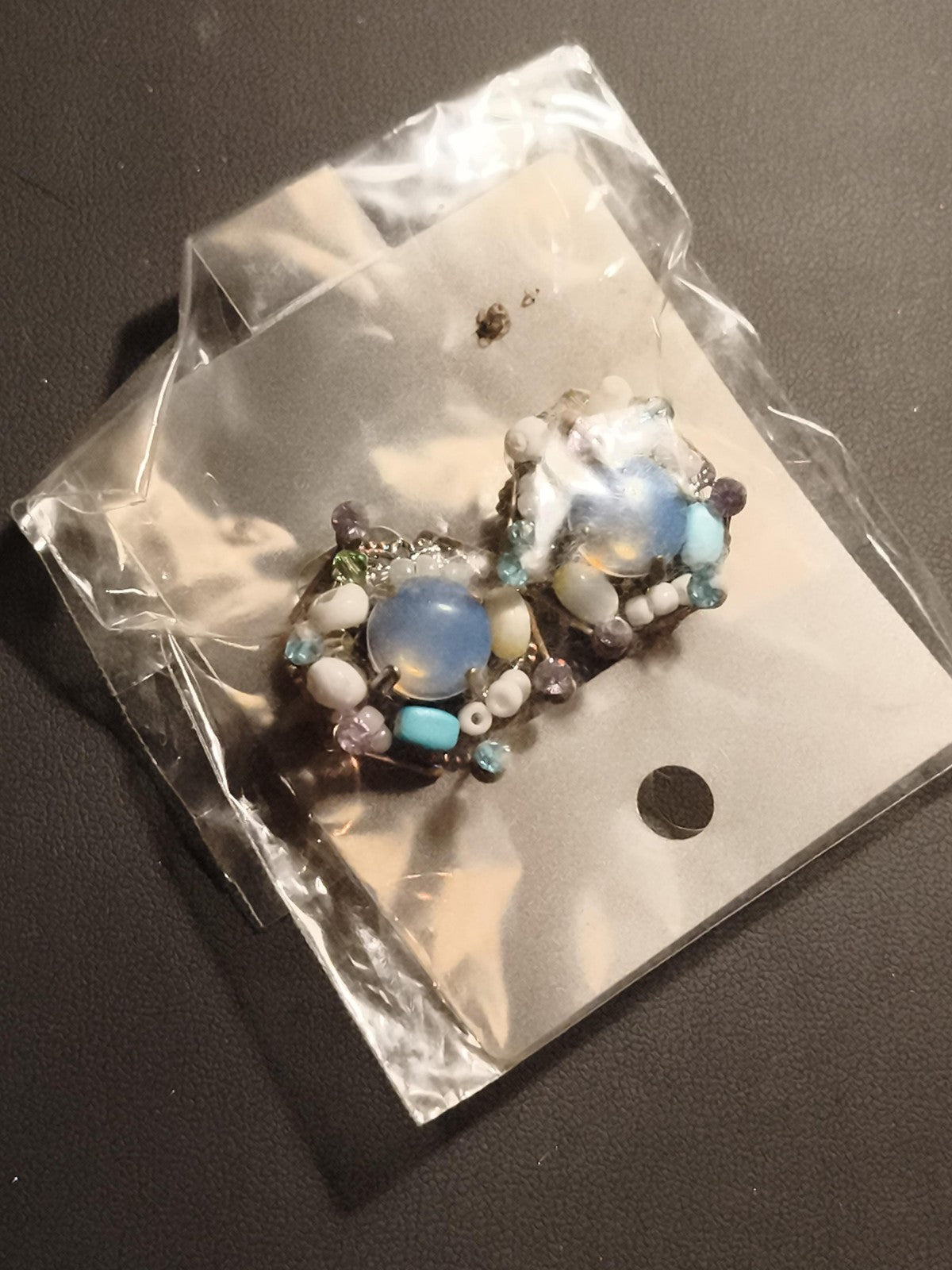 Boucles d'oreilles vintage cabochon bleu perlé deadstock ancien magasin