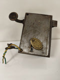 Ancienne poignée serrure de porte en métal, patine d?origine, avec clé