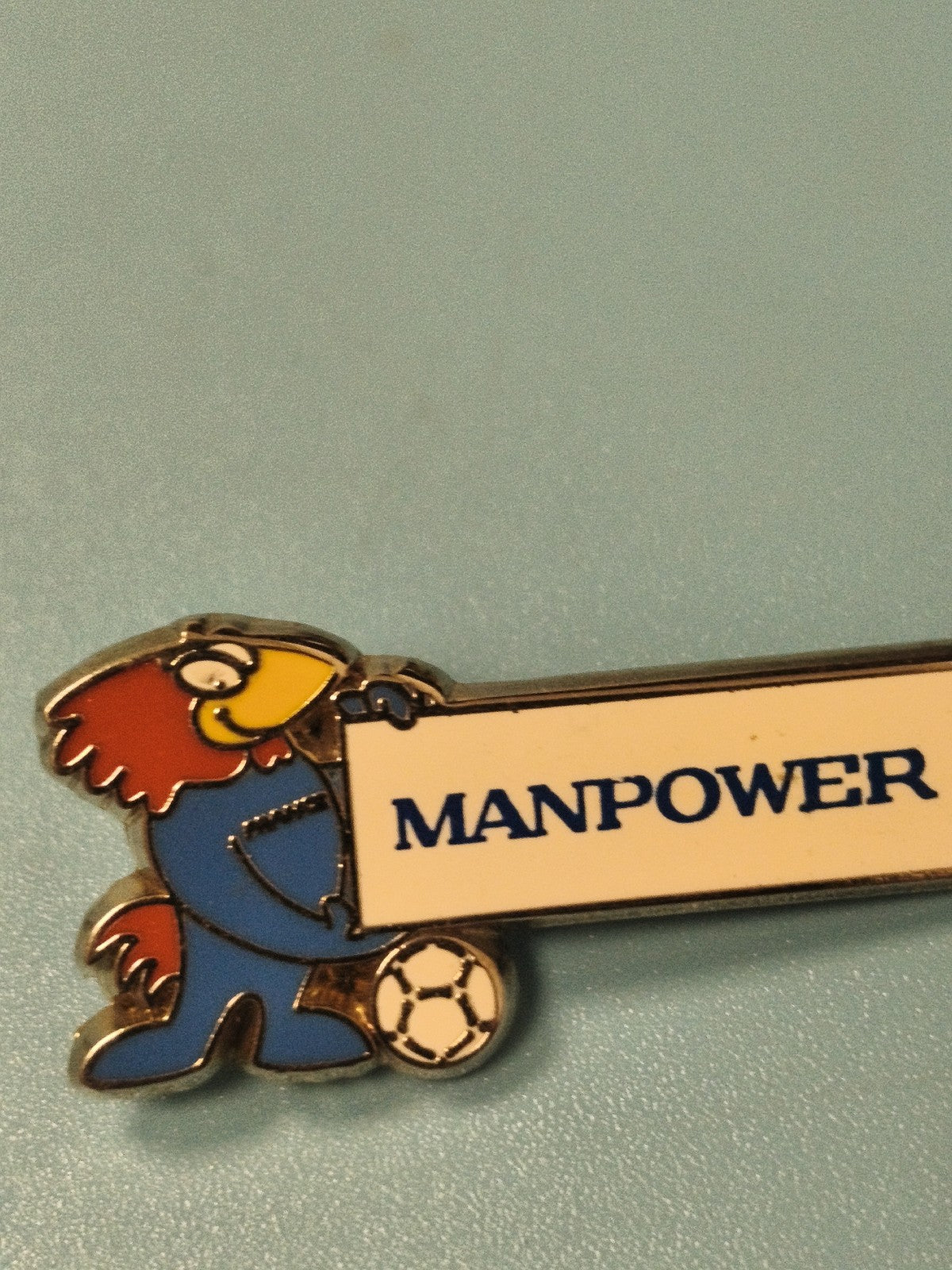 Vintage pin's Manpower mascotte oiseau foot, badge ancien collection (Ref 17)