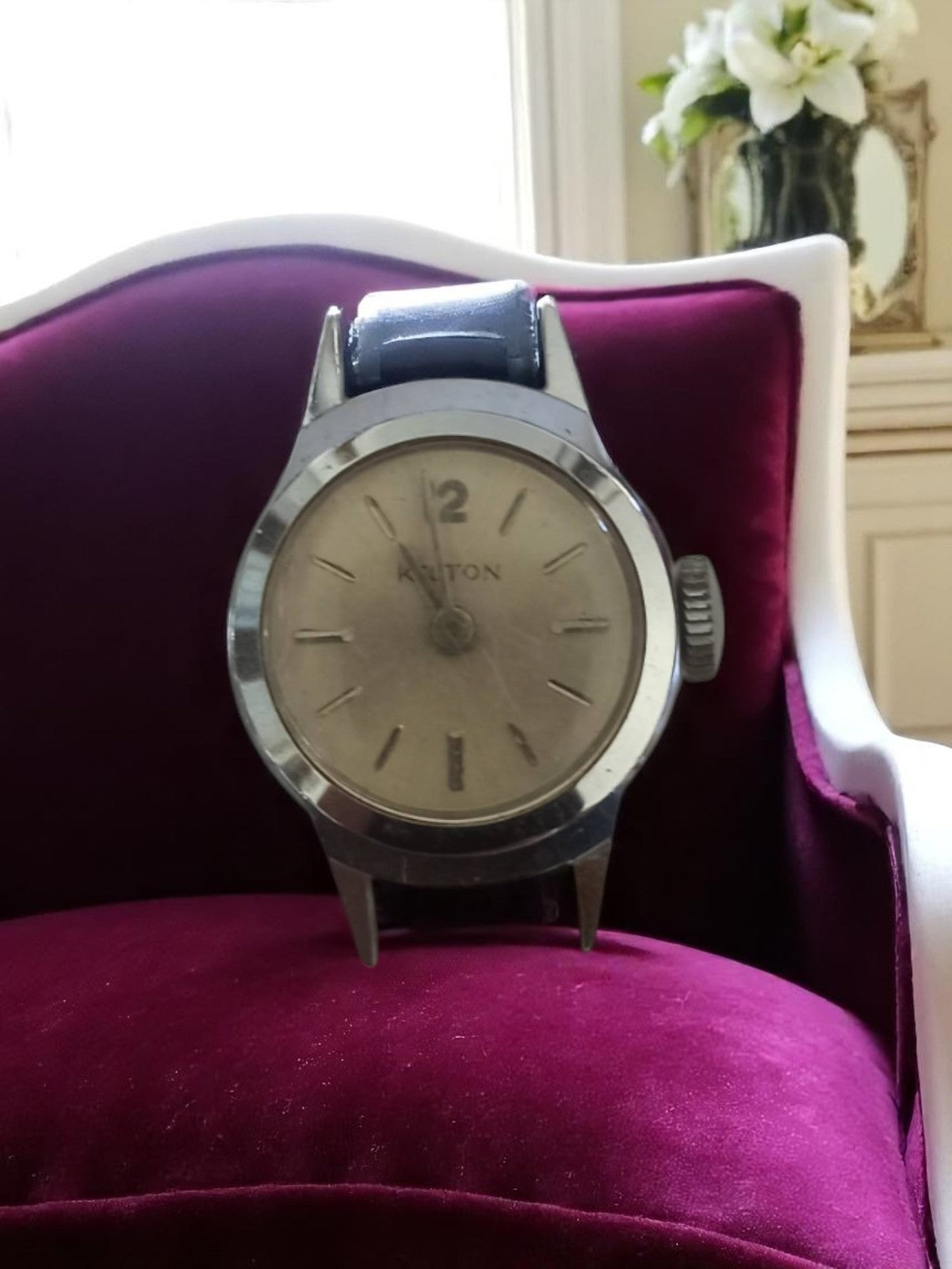 Montre homme Kelton vintage, cadran argenté, bracelet noir, non testée