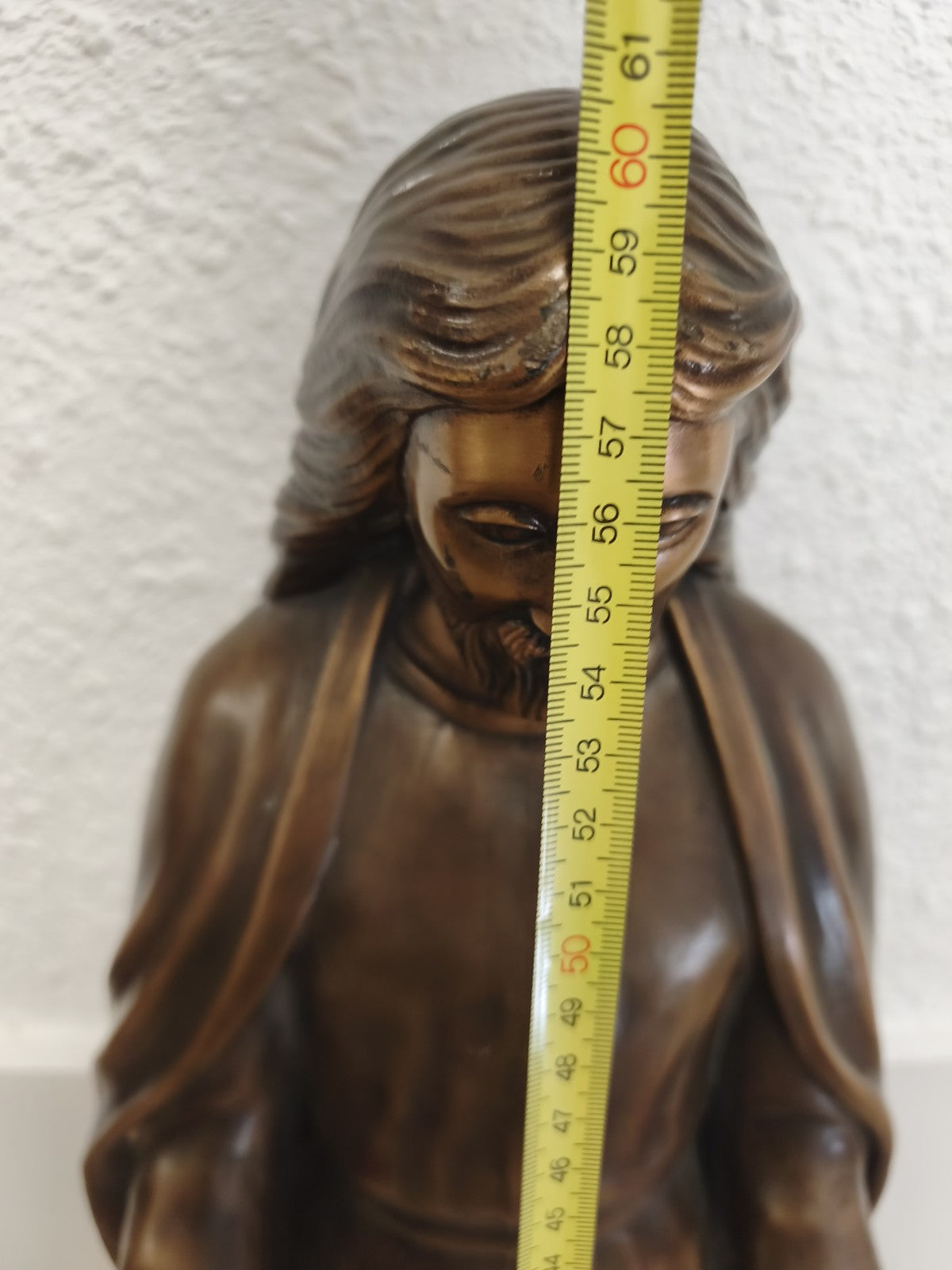 Importante statue du Christ Jésus en bronze creux, patine brune, mains ouvertes