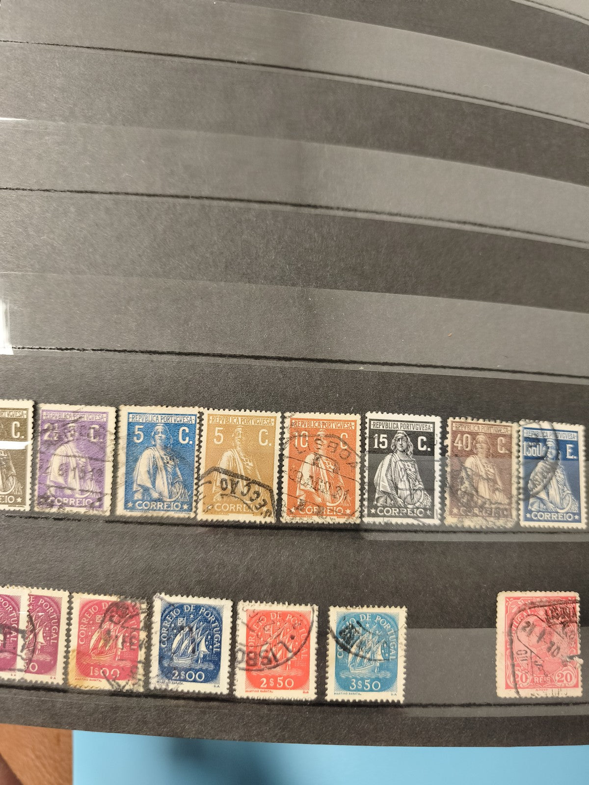 Lot anciens timbres oblitérés Portugal collection philatélie multicolores