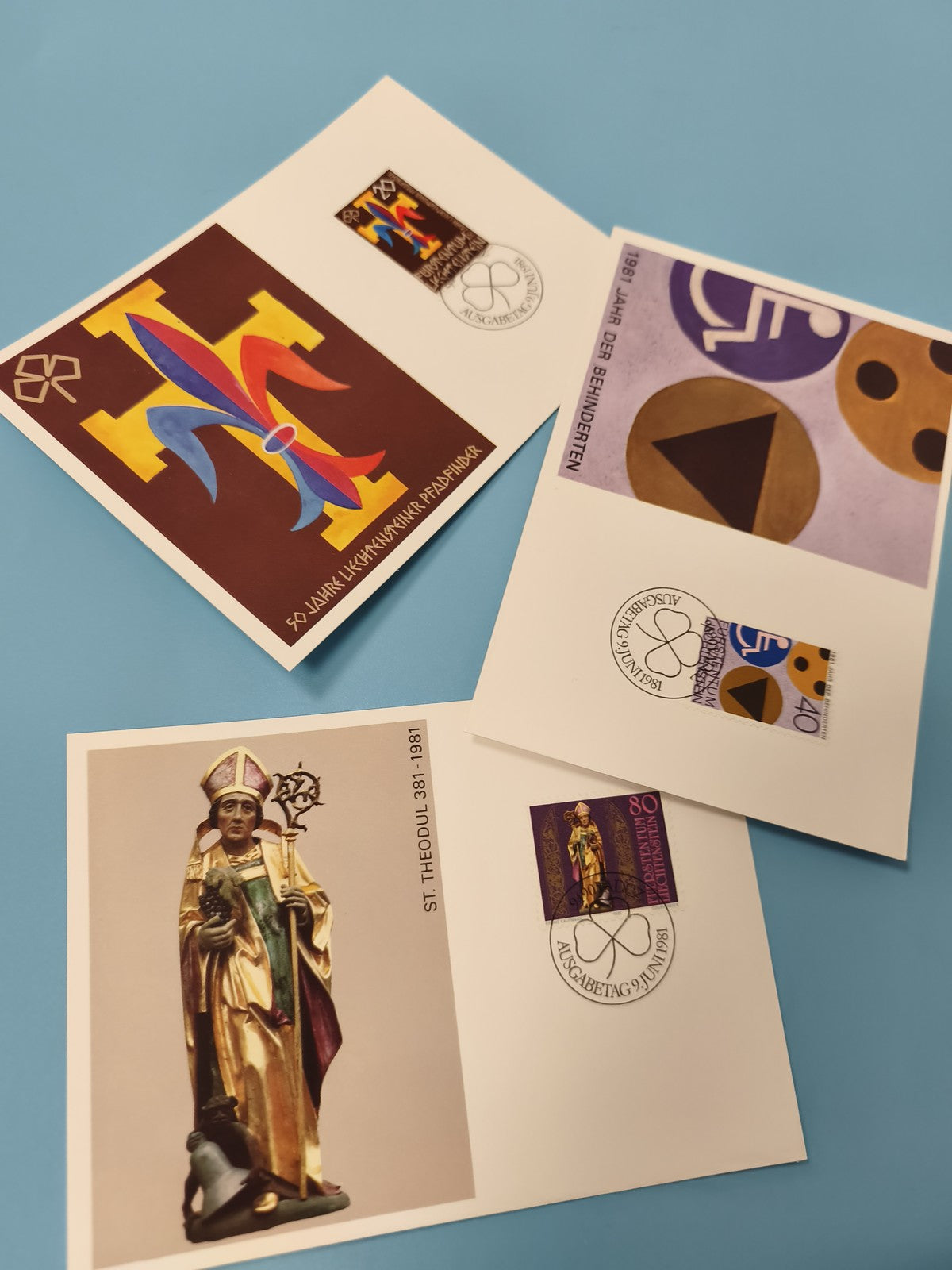 Lot de cartes postales thématiques philatélie avec timbres et illustrations