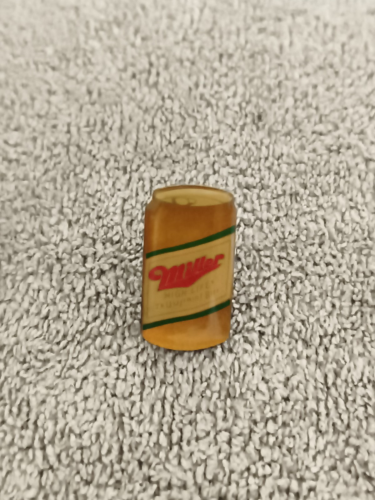 Pin's vintage Miller canette bière, badge ancien USA, pin Miller High Life