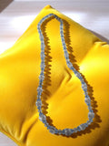 Collier vintage perles facettées bleu clair rétro élégant – fantaisie années 60