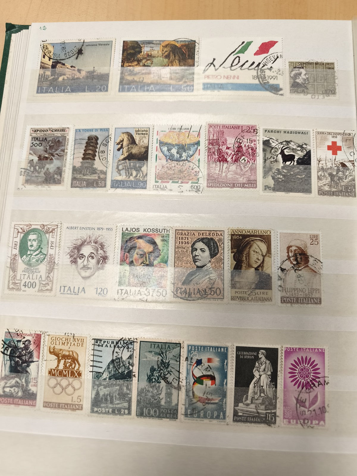 Lot de timbres d?Italie oblitérés, motifs historiques et culturels, multicolores