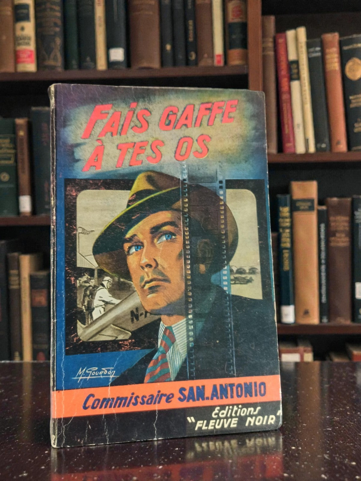 Livre poche ancien San-Antonio Fais Gaffe à tes Os Fleuve Noir polar vintage