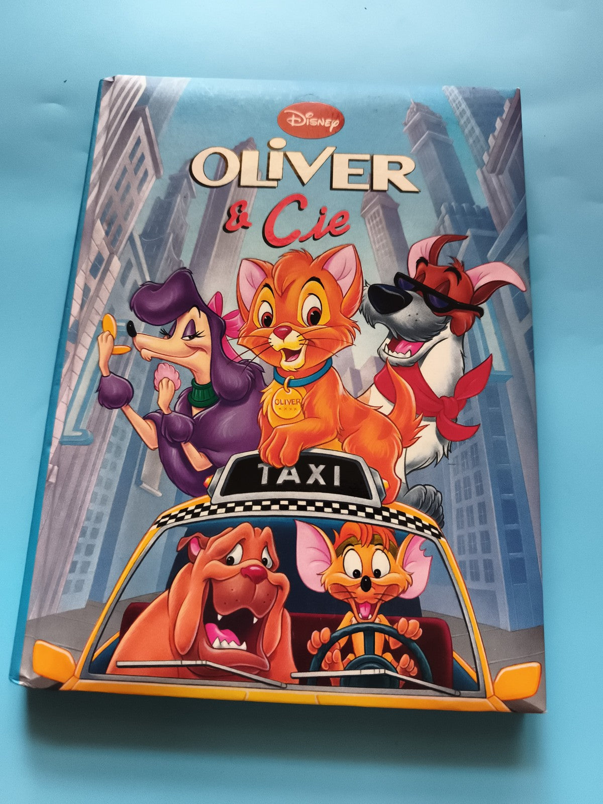 Livre Disney Oliver et Cie couverture rigide illustrée enfants