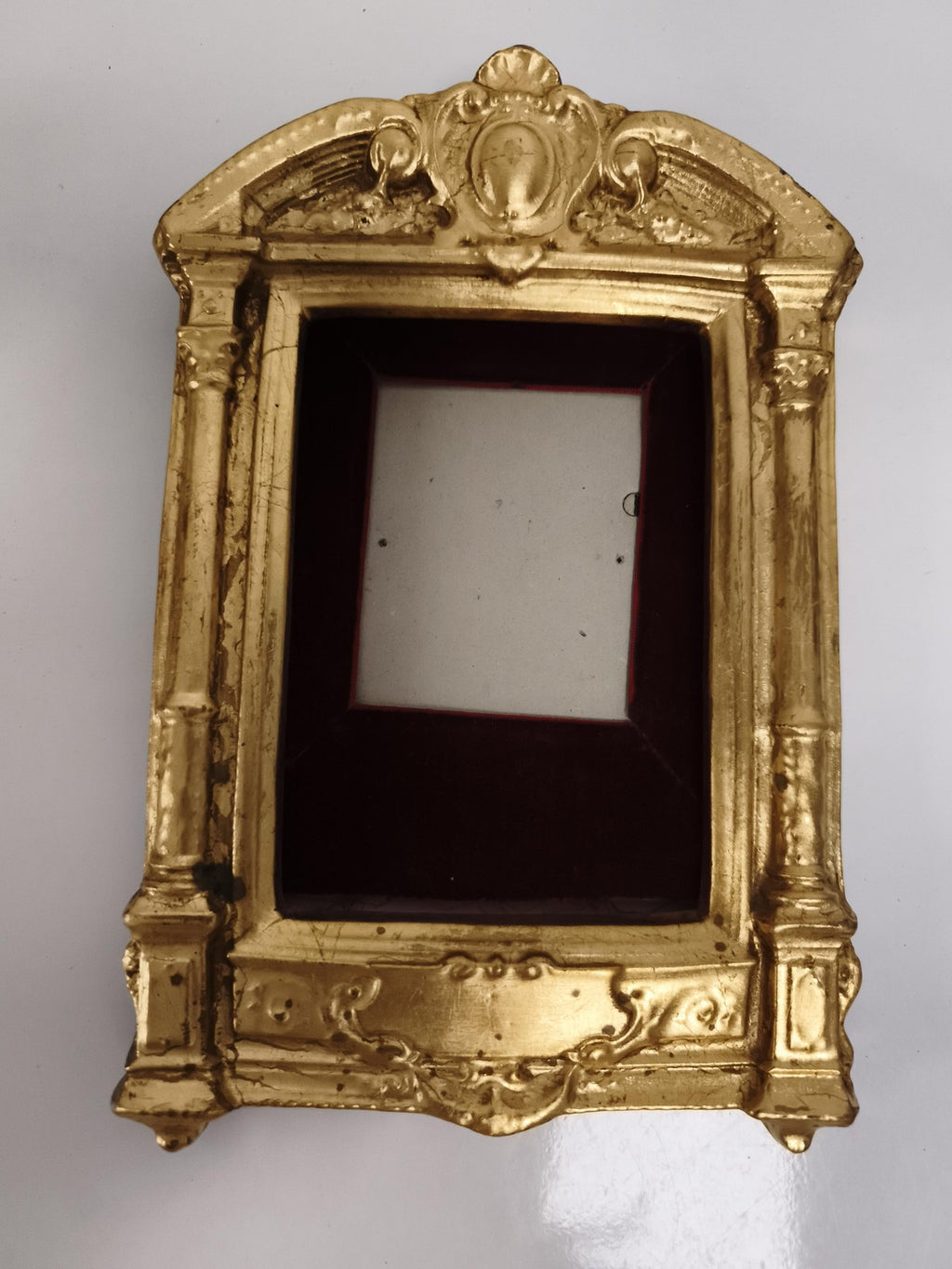 Cadre ancien doré style Napoléon III, décor architectural, finition or, cadre ph