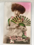 Carte postale ancienne colorisée fillette éventail Carmen 144 CPA début XXe