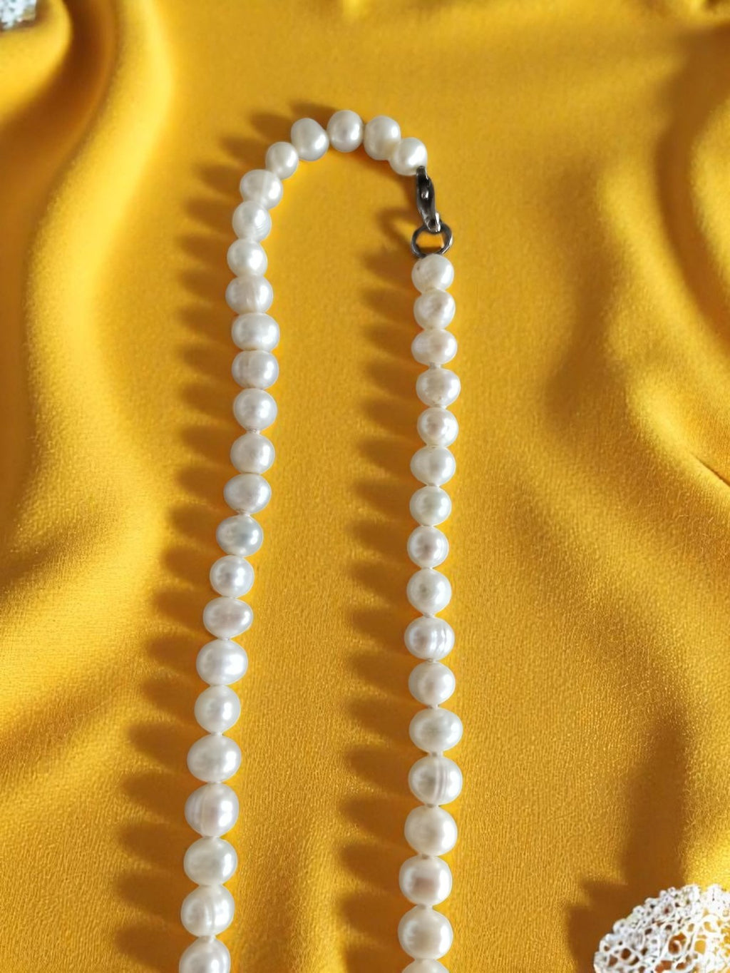 Collier perles de culture vintage, bijou ancien, finition blanche élégante