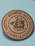 Vintage pin's Brigantine Avis St Petersburg, rond, voilier gravé, collection