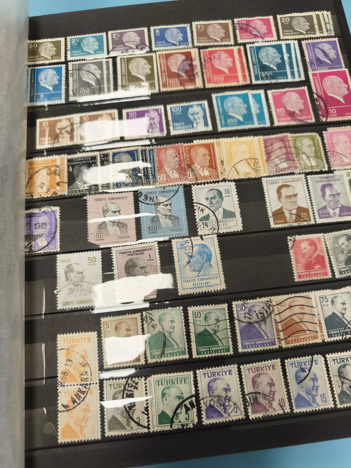 Gros classeur ancien timbres monde à trier ? vrac collection philatélie rouge