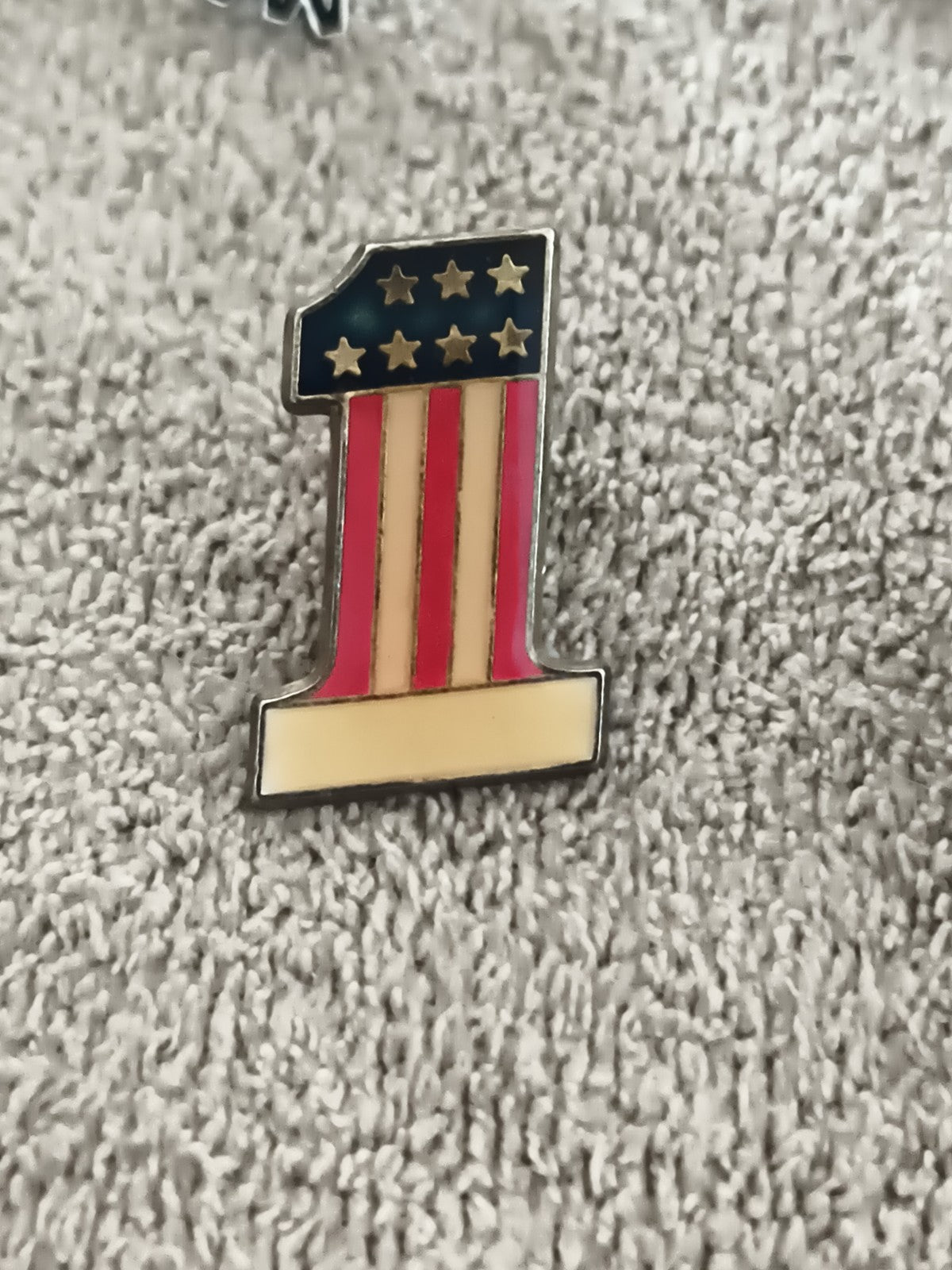 Pin's vintage numéro 1 USA drapeau américain émail ancien (Ref 6)