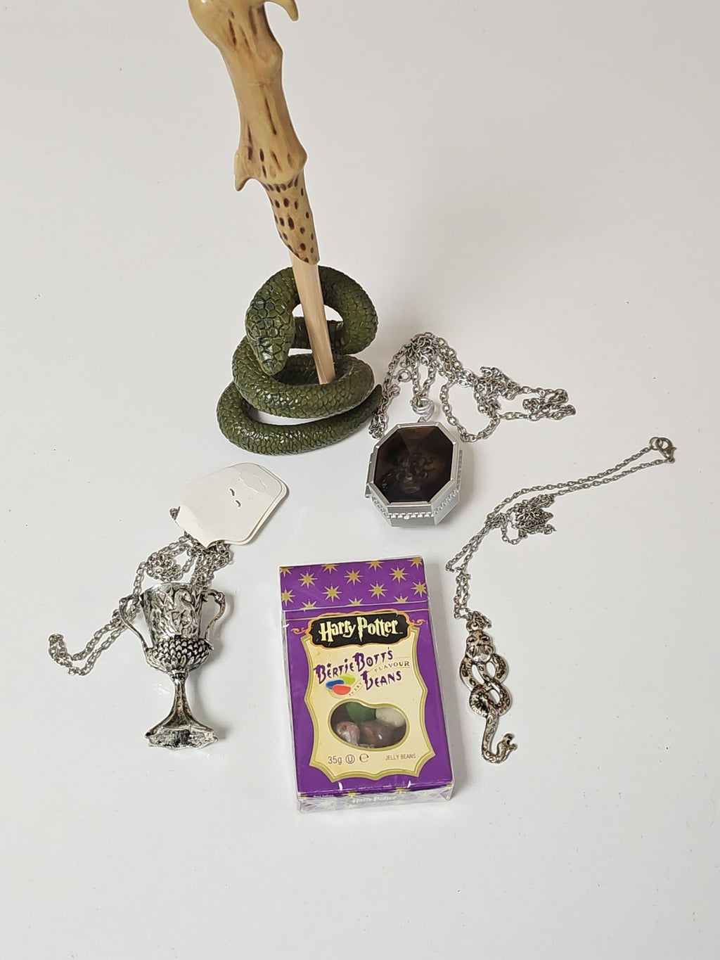 Lot figurines Harry Potter et bijoux thématiques films saga magie jouets accesso