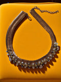 Collier vintage en métal, maille large et perles facettées, pièce unique rétro