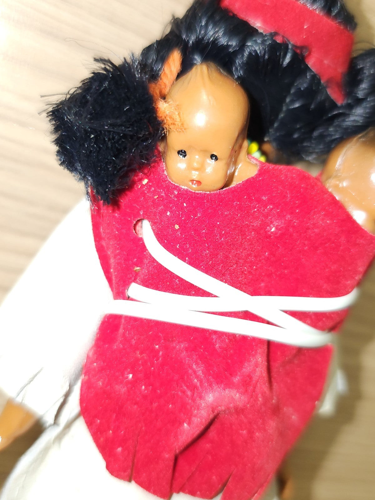Poupée vintage amérindienne en plastique, fille, souvenir ancien à collectionner