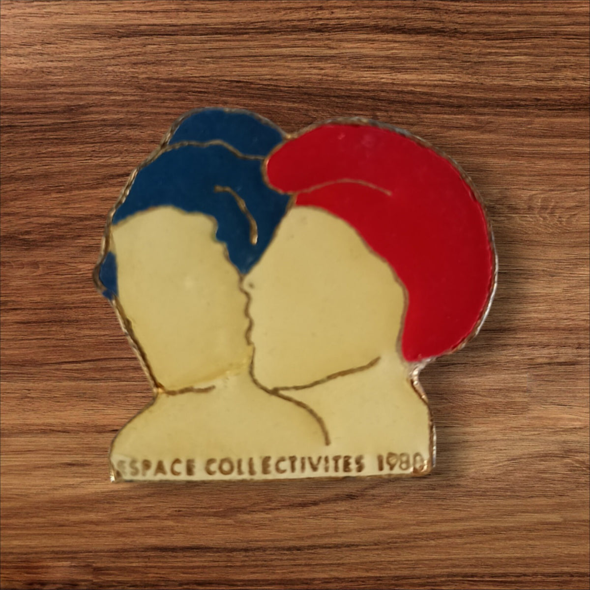 Badge Espace Collectivités 1988 tricolor blue white red vintage pin
